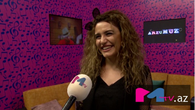 Nyu-Yorkun küçələrində ayaqyalın gəzən Çinarə Məlikzadənin başına nələr gəldi?