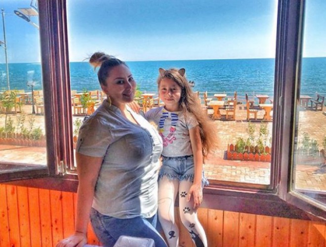 Prodüser gününü qızı ilə keçirir