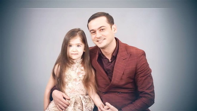 Emil qızı ilə şəklini paylaşdı