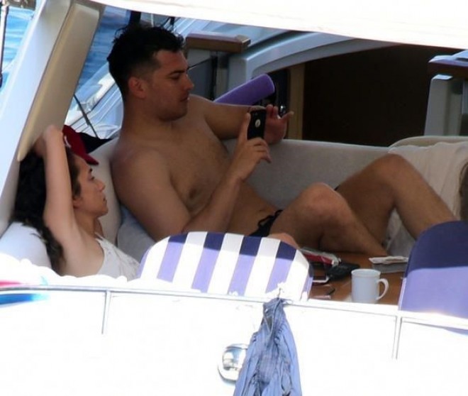 Çağatay suyun altında gəzintiyə çıxdı