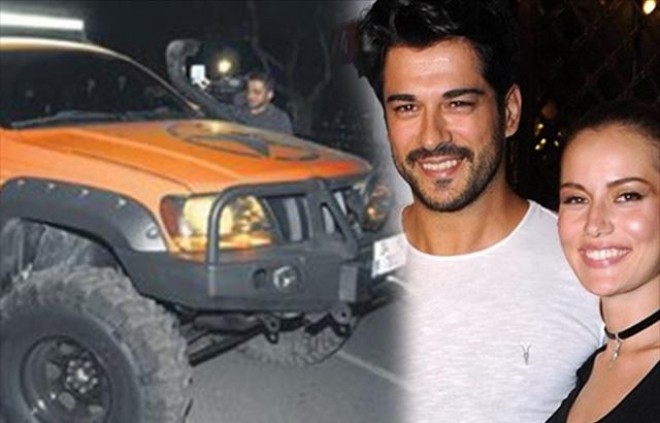 Burak Özçivit 6 avtomobilini satır