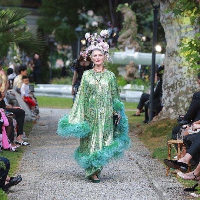 Maye Mask 70 yaşında dəfiləyə qatılıb - foto