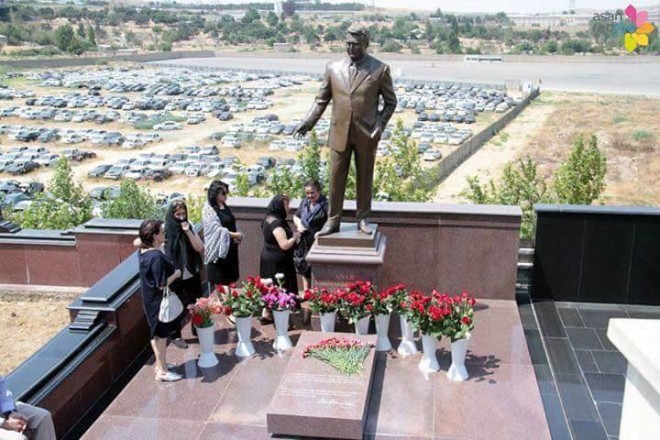 Anar Məmmədxanov məzarında anıldı - foto