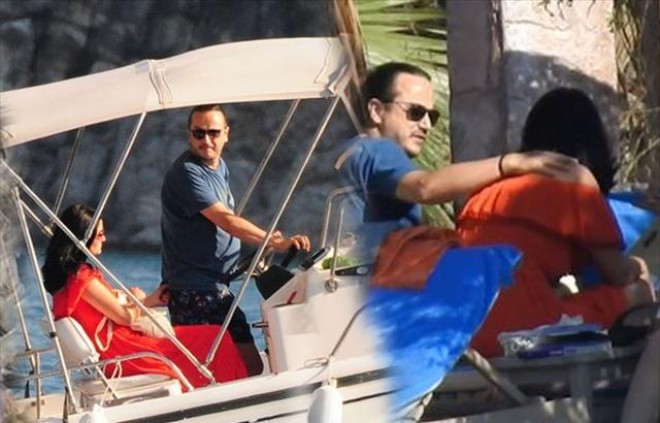 Sevgililər&nbsp;Mərmərə sahillərində dincəlirlər