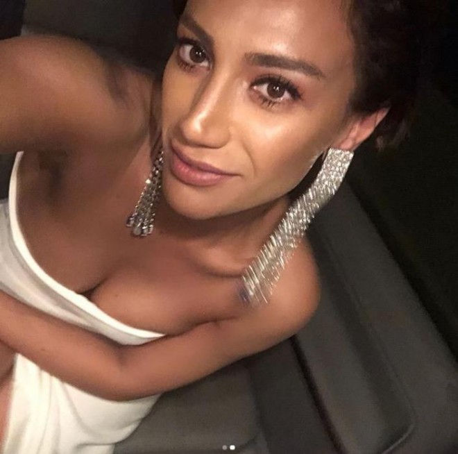 Əməkdar Artistin dekoltesi müzakirələrə yol açdı - foto&nbsp;