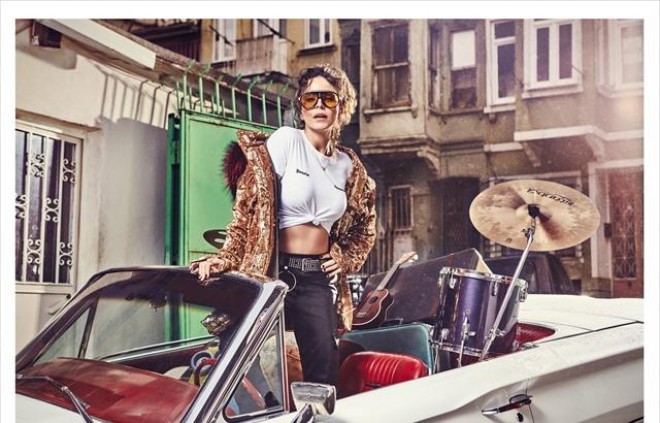 Müğənni sevgilisindən ayrıldı