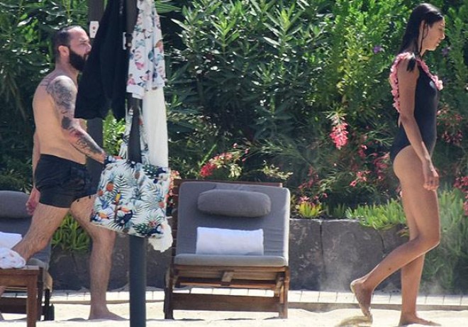 Cütlük Bodrumda dincəlir - foto