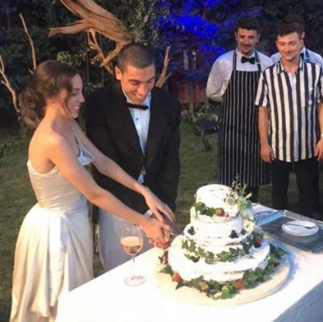 Can Bonomo&nbsp; Öykü Karayel ilə ailə qurdu - foto