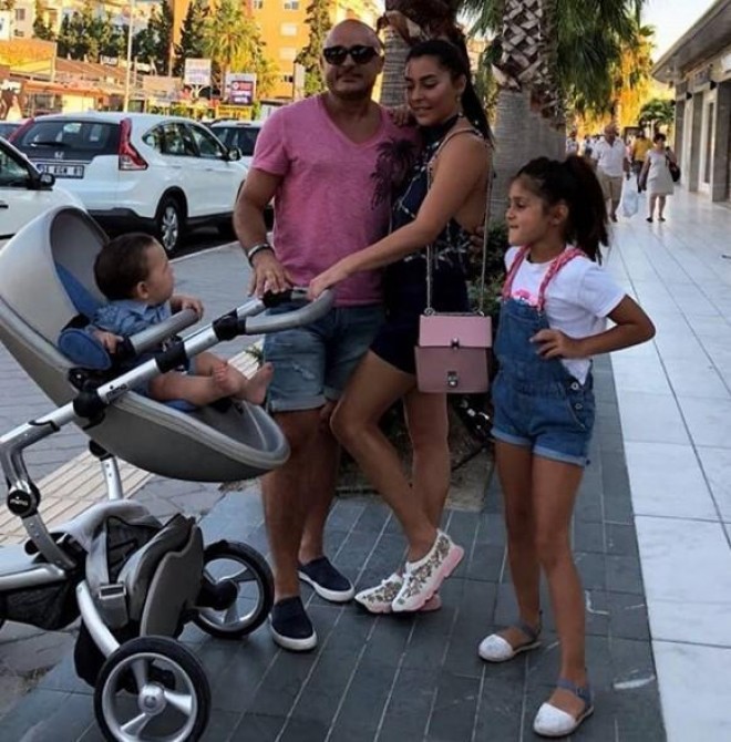 Əməkdar Artist ailəsi ilə birlikdə Kuşadasında dincəlir - foto