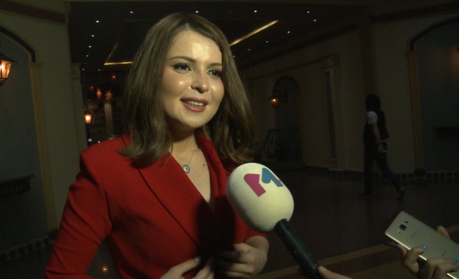 Dəbli geyinmək üçün Sevda Yahyayeva&nbsp;stilist və modelyerlərlə işbirliyi qurub