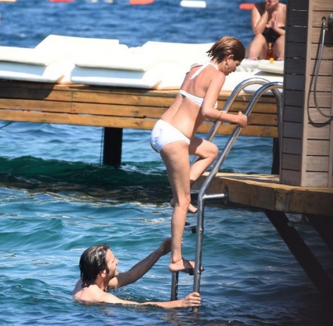 Aktrisa fransalı əri ilə Bodruma üz tutub - foto