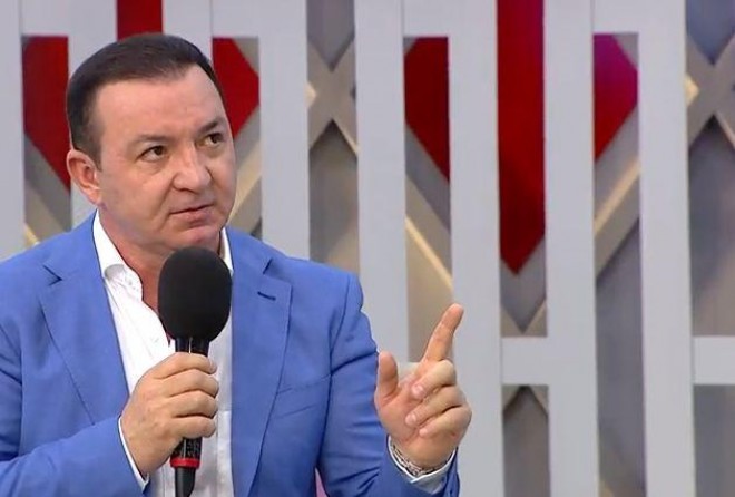 Əməkdar Artist həmkarlarını "dilənçilikdə" günahlandırdı