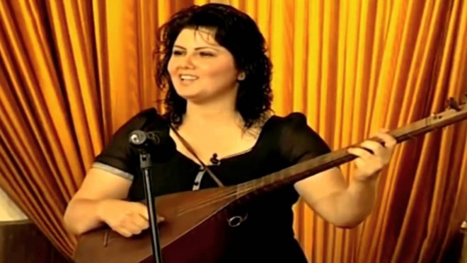 Aşıq Zülfiyyə Tovuzda yeni ev tikdirib&nbsp;