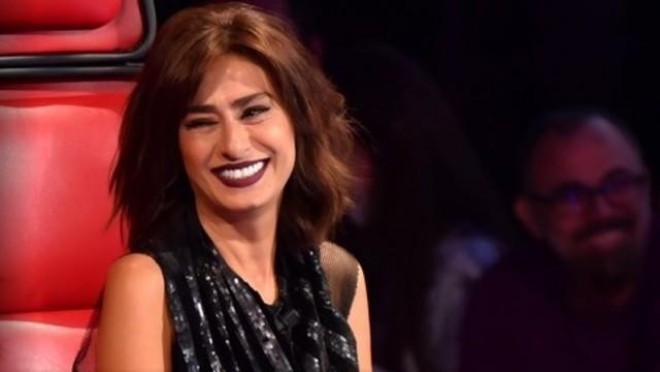 Yıldız Tilbe getdi, Ebru Gündeş gəldi