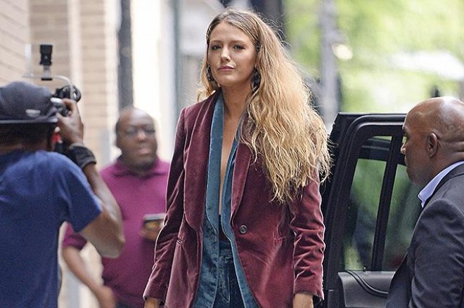 Məşhur ulduz geyimi ilə təəccübləndirdi - foto