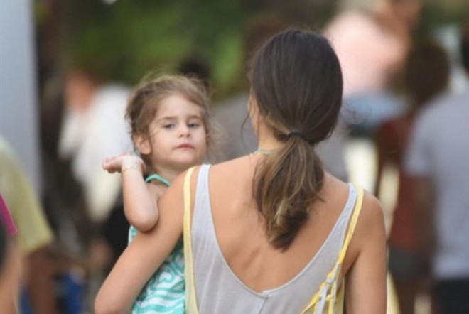 Aktrisa ailəsi ilə birgə Bodrumda- foto