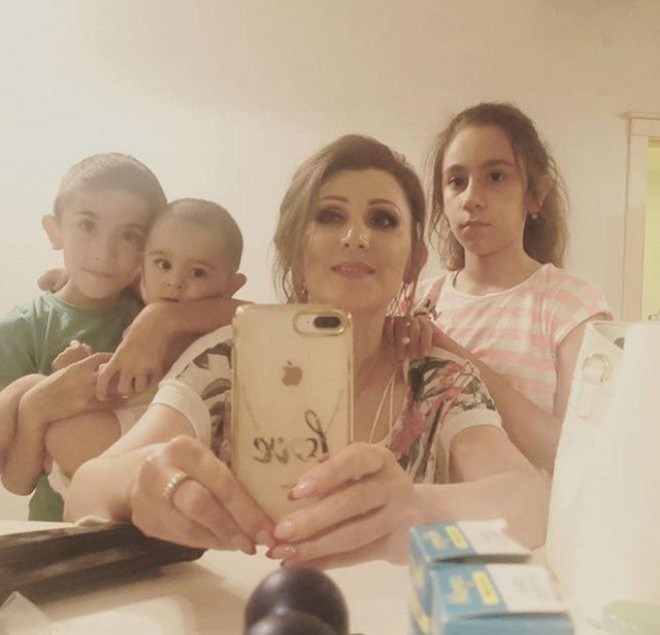 Gülyanaq Məmmədova övladları ilə - foto