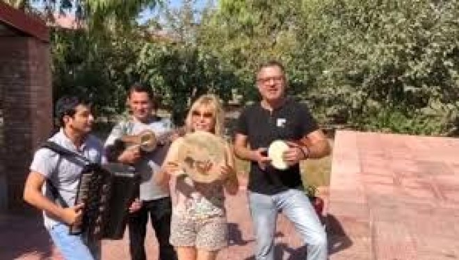 Brilliant Dadaşova musiqiçiləri ilə Qubada - foto