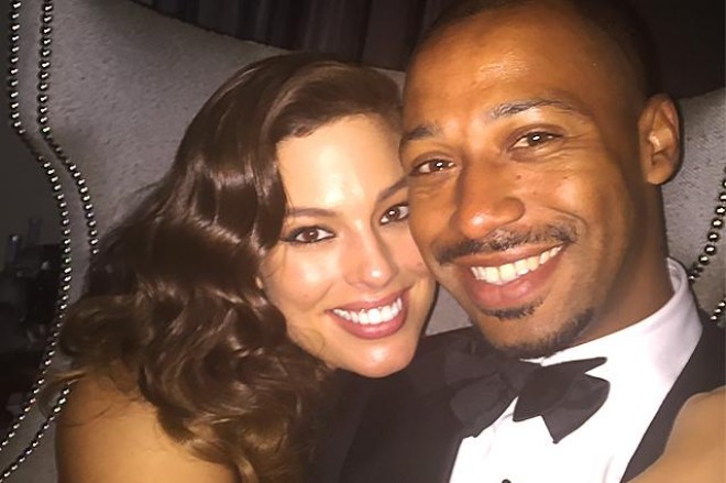 Kök modelin əri ilə şəkli