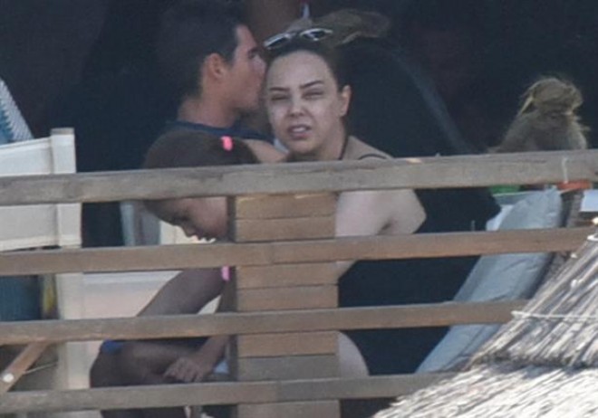 Ebru Gündeş Bodrumda - foto