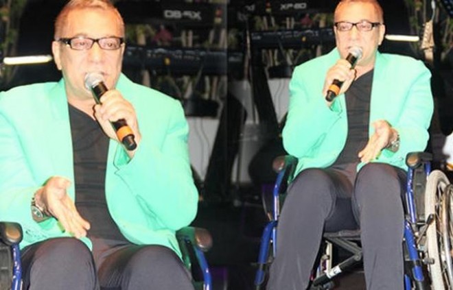 Aparıcı səhnəyə əlil arabasında çıxdı - foto