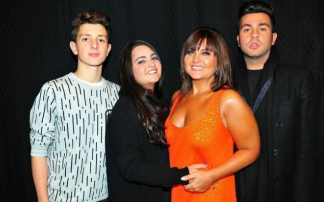 Sibel Can qızına donuz balası hədiyyə etdi