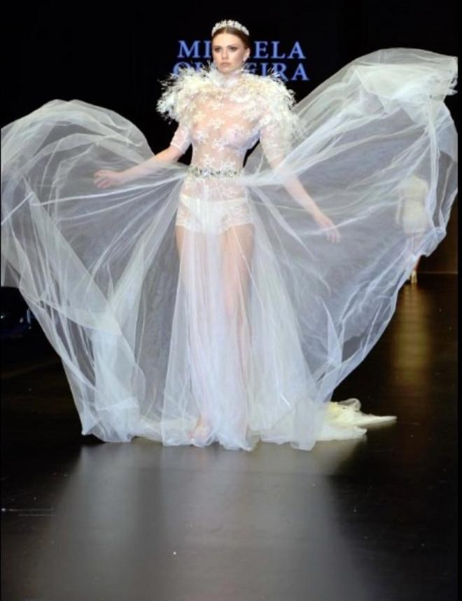 Modelyer "Gəlinlik dəbi"nə damğasını vurdu - foto