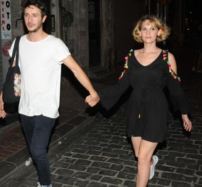 Aktrisa sevgilisi ilə göründü - foto