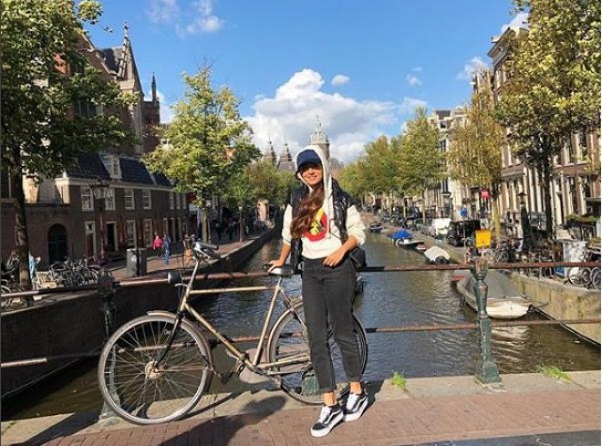 Kəmalə Piriyeva Hollandiyada dincəlir - foto