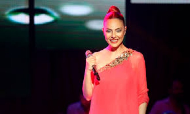 Ebru Gündeş Bakıda konsert verəcək