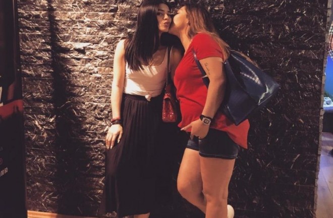 Rəqsanənin&nbsp;qısa şortiki&nbsp;tənqid olundu - foto