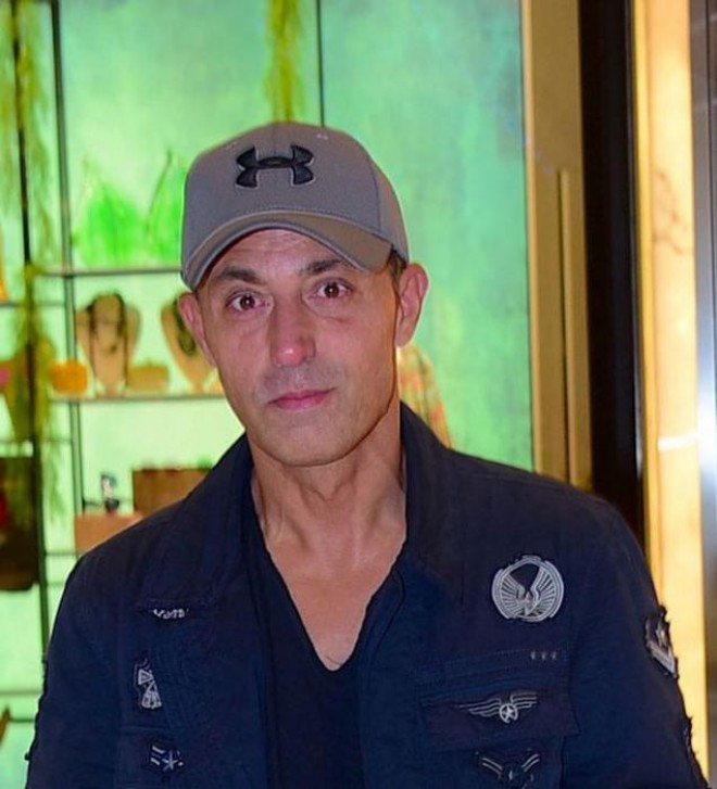 Mustafa Sandal əməliyyat keçirdi