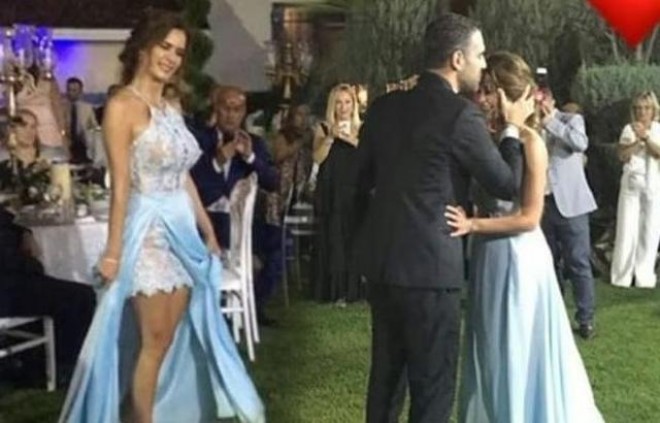 Türkiyəli aktrisa nişanlandı - foto