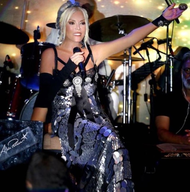 Ajda Pekkan ağ bikinidə hamını heyrətləndirdi - foto&nbsp;