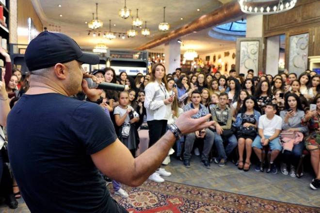 Miri Yusif pərəstişkarlarını sevindirdi - foto