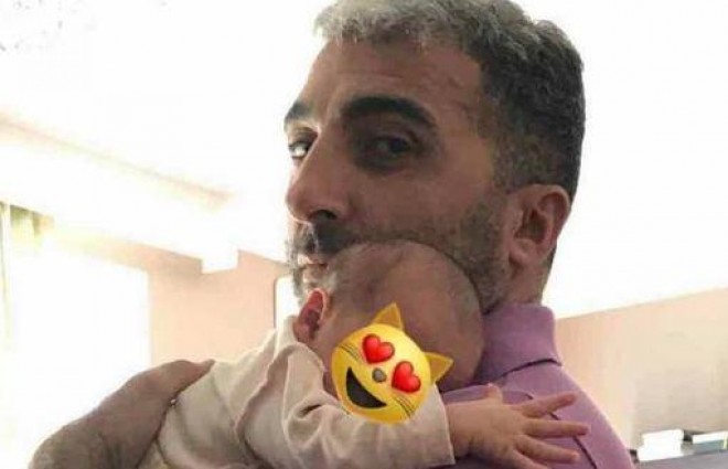 Rafel İsgəndərov yeni doğulan nəvəsi ilə -&nbsp;foto