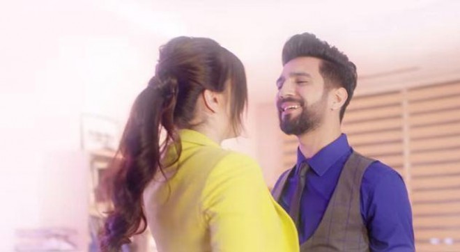 Gənc müğənni&nbsp;əmisi qızı&nbsp;ilə&nbsp;nişanlandı