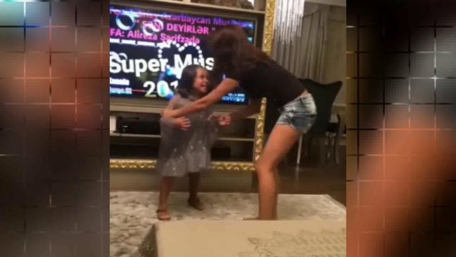 Ayan Babakişiyeva rəqs fləşmobuna qoşuldu - video