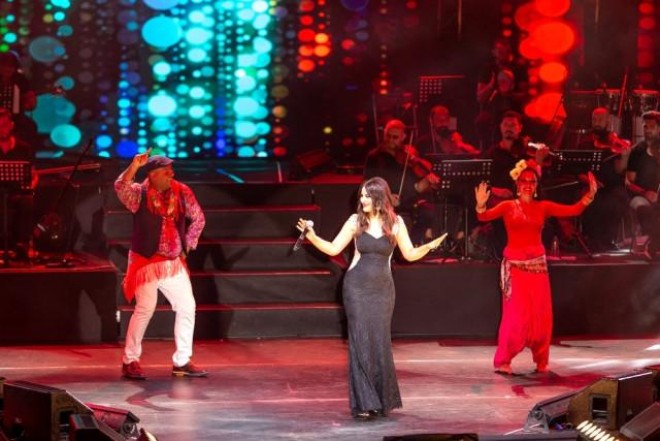 Müğənni Zara&nbsp;ölümdən döndüyünü bildirdi - foto