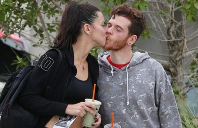 Adriana Lima sevgilisi ilə öpüşdü - foto