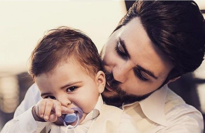 Müğənni oğlu ilə şəklini paylaşdı