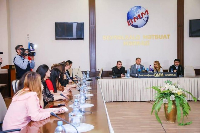 Əlikram Bayramov “Bu dünyanı sevək” oxudu - video