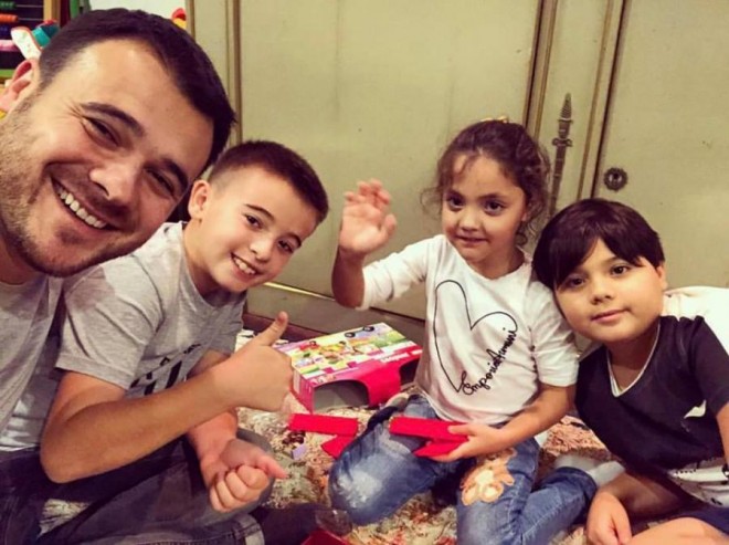 Xalq artisti övladları ilə birgə - foto