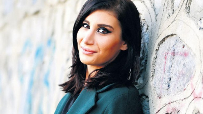 Yaxşı pul qazanan müğənni evsizdir