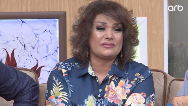 "Ananın balasından imtina etməsini istəmirəm" - müğənni ağladı