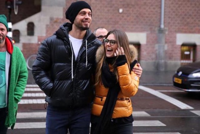 Keçmiş sevgililər reklama çəkildilər - video