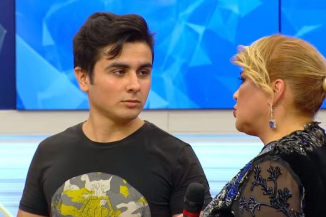 Əməkdar artistin ögey oğlu ilə münasibəti yaxşıdır