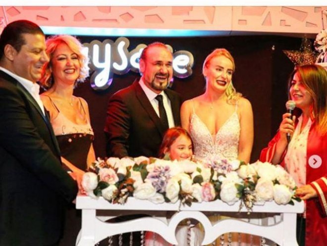 Müğənni altıncı dəfə ailə qurdu - foto