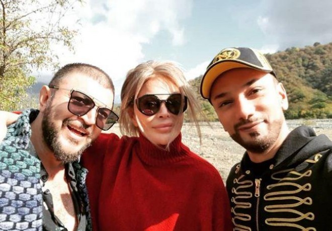 Ulduzlar Balakəndə "ortada qaldı" oynadılar - video