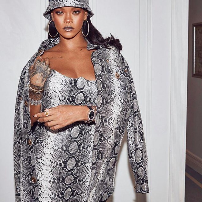Rihanna kolleksiyasını təqdim etdi